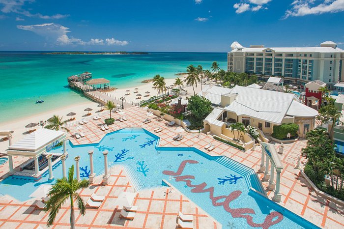 Sandals Royal Bahamian: A Luxury All-Inclusive Resort in the Bahamas